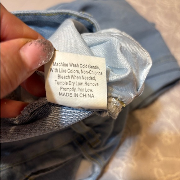 Mom Jeans Ripped High Waist SHEIN Size Medium. Waist 29-30 Inches. - Picture 16 of 16